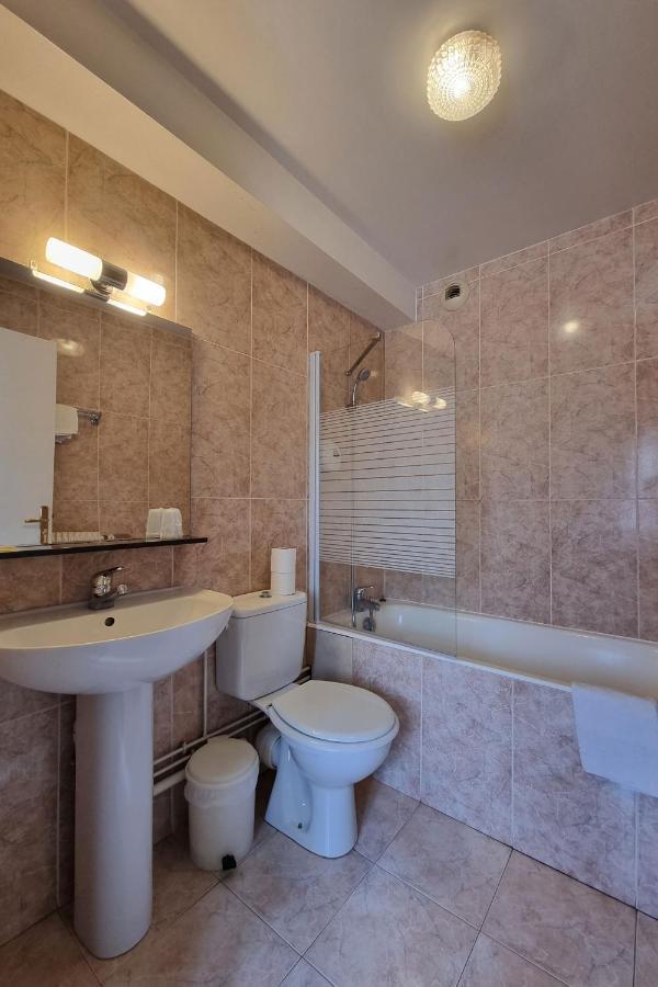 Le Catalan - Hotel Et Appartements Mont-Louis Ngoại thất bức ảnh