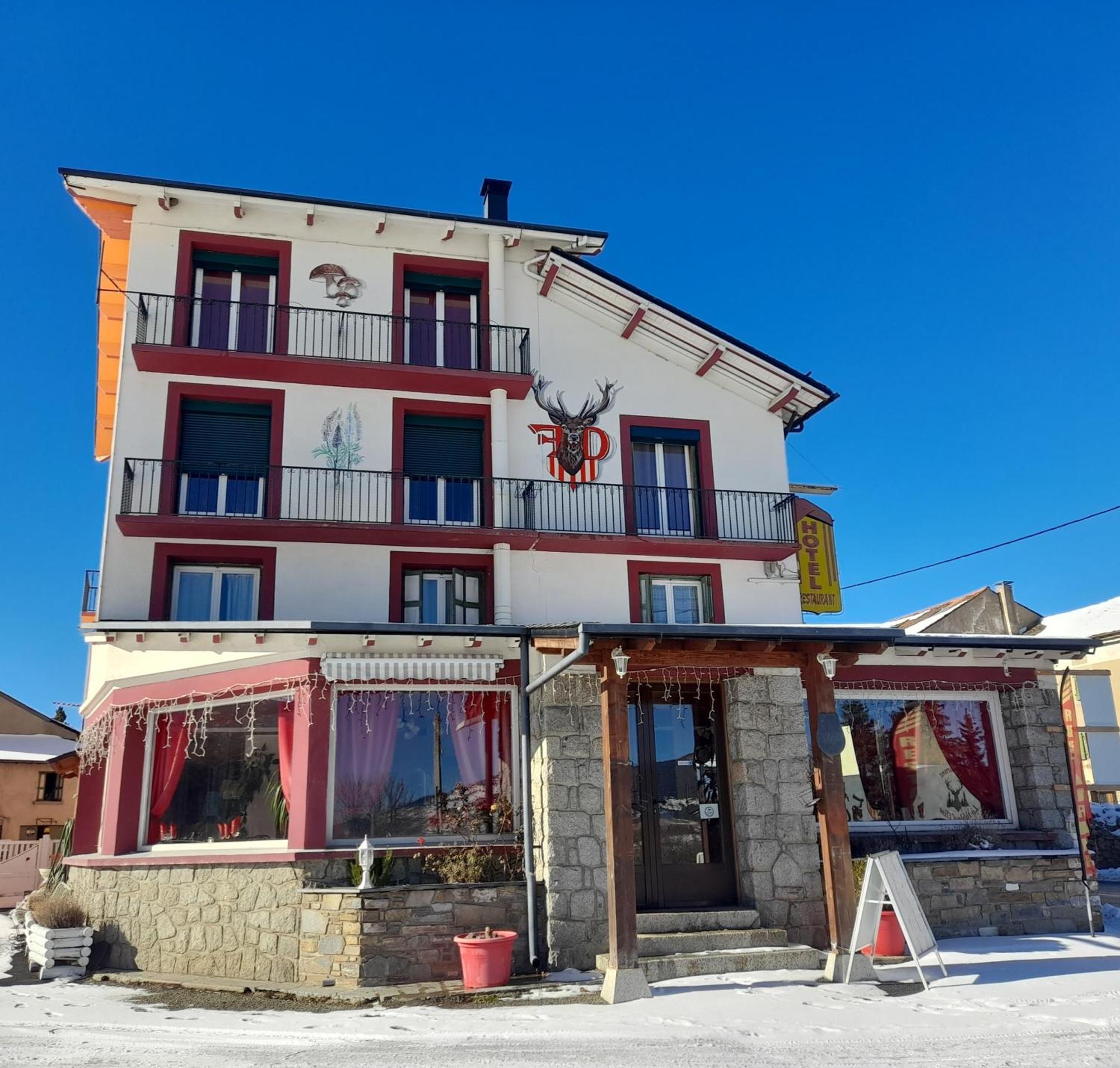 Le Catalan - Hotel Et Appartements Mont-Louis Ngoại thất bức ảnh