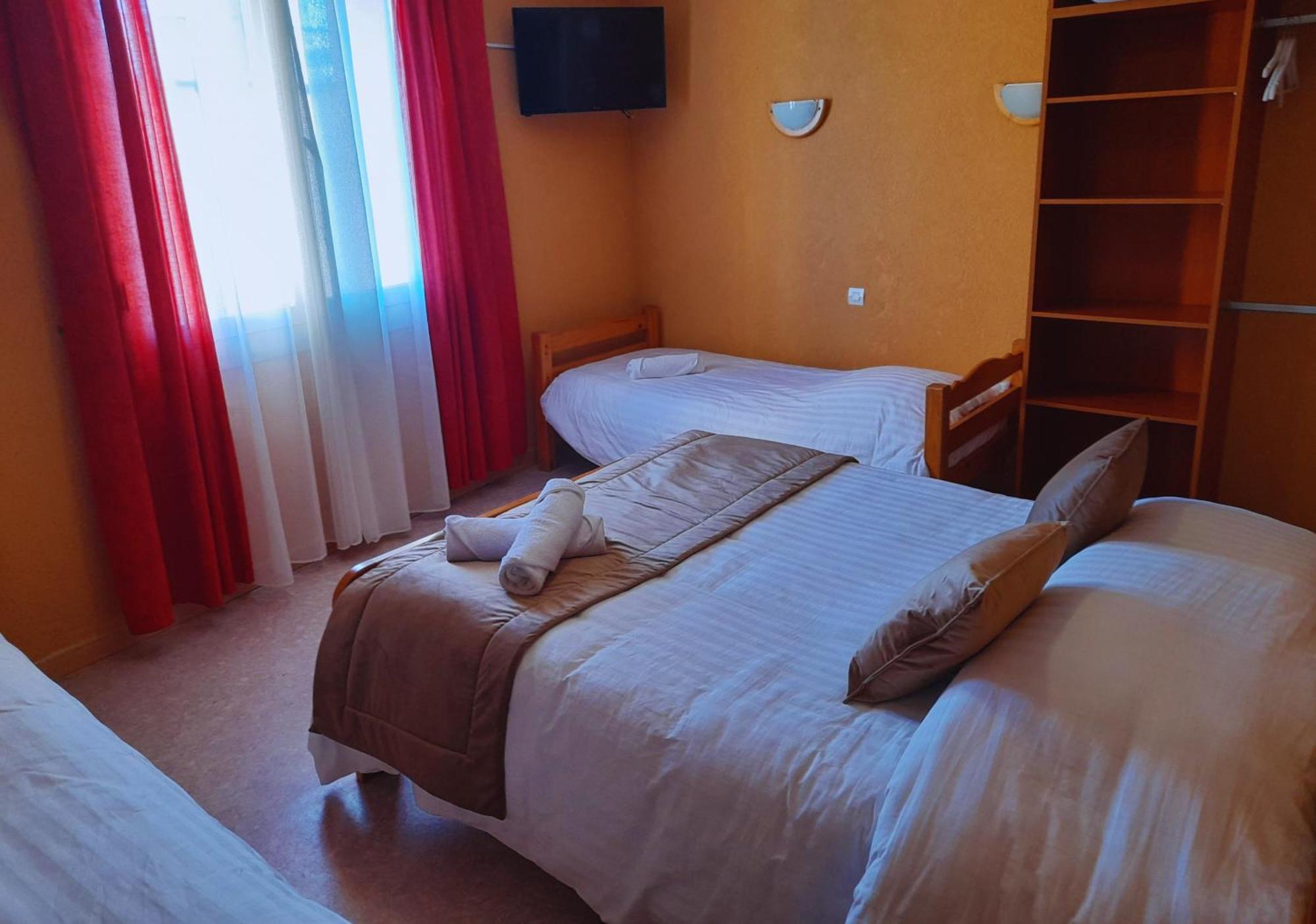 Le Catalan - Hotel Et Appartements Mont-Louis Ngoại thất bức ảnh
