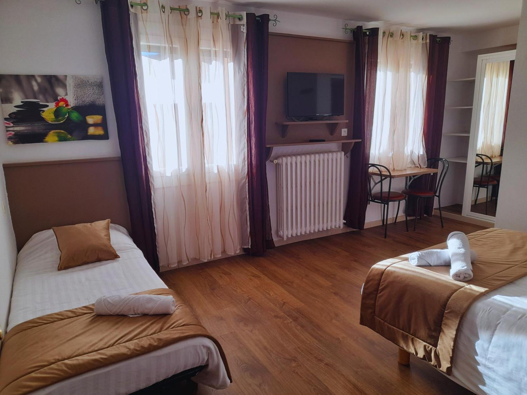 Le Catalan - Hotel Et Appartements Mont-Louis Ngoại thất bức ảnh